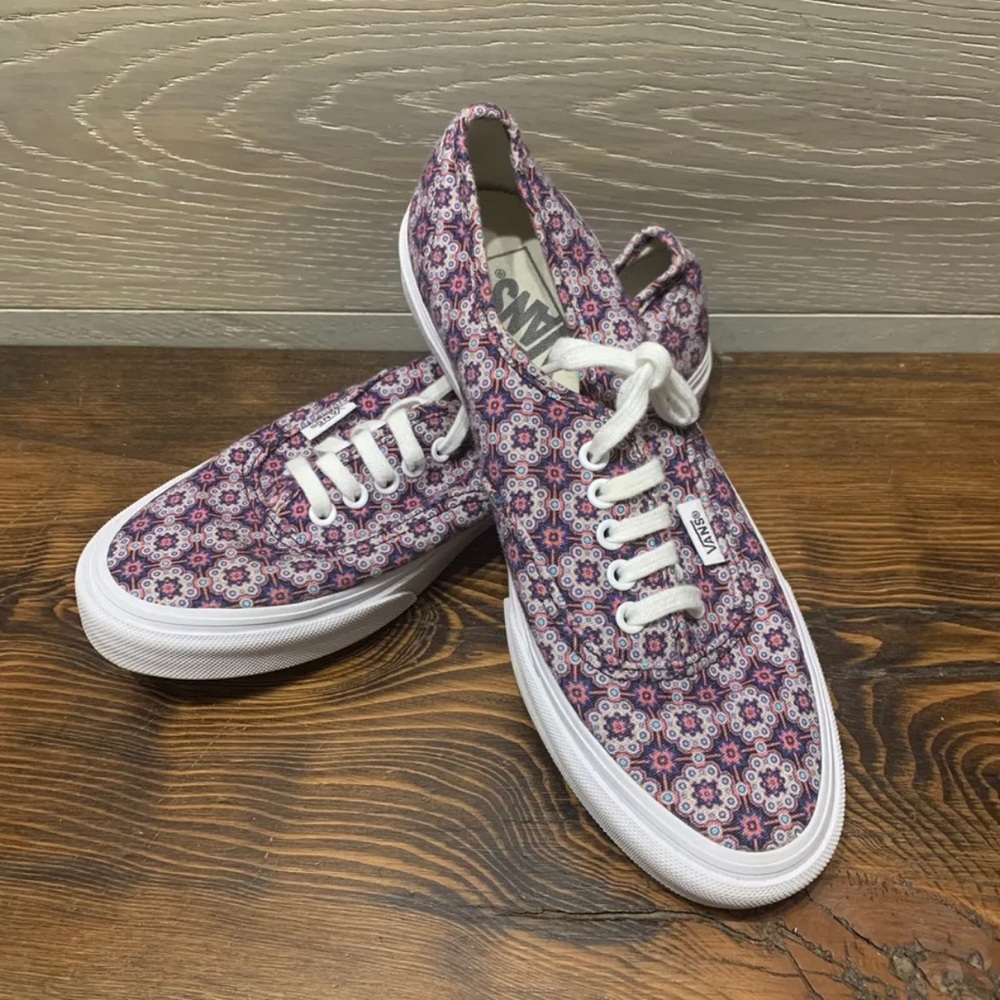 Vans Sneakers Slim Hot Geometric Coral / Men’s‎ 5.5 / Women’s 7